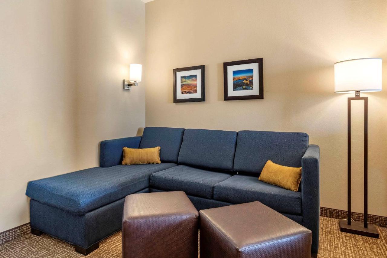 Edgewood Comfort Inn & Suites מראה חיצוני תמונה