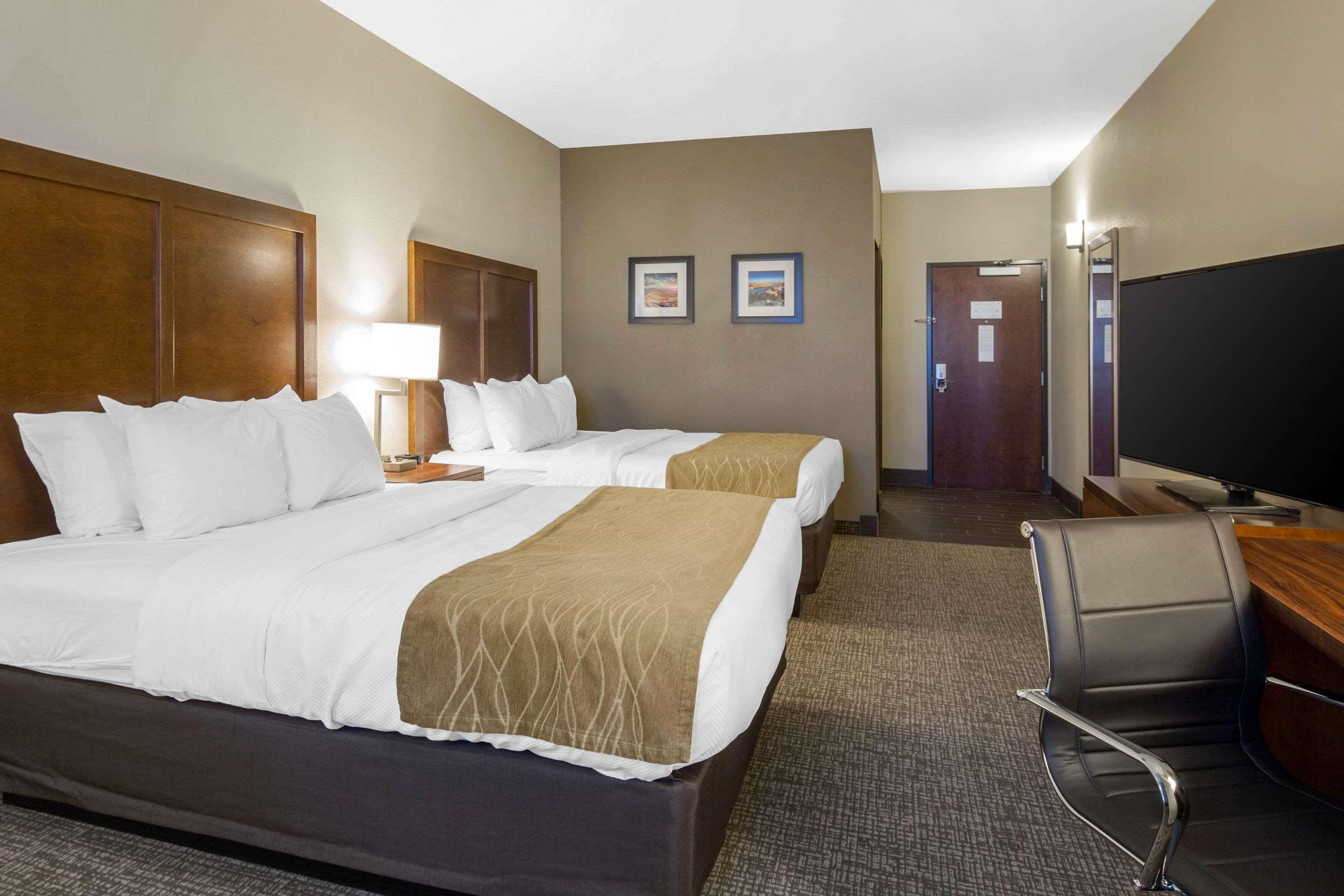 Edgewood Comfort Inn & Suites מראה חיצוני תמונה