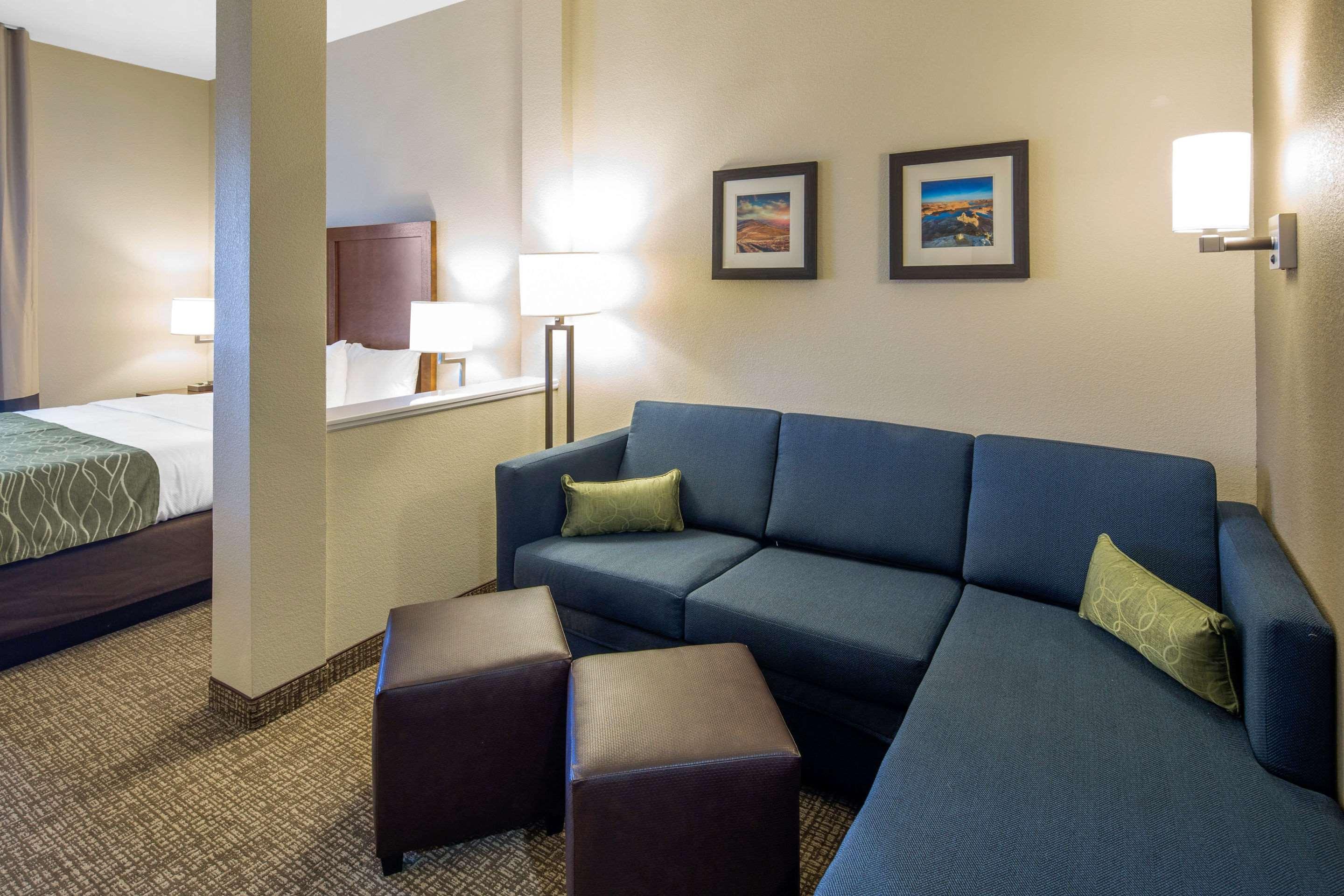 Edgewood Comfort Inn & Suites מראה חיצוני תמונה