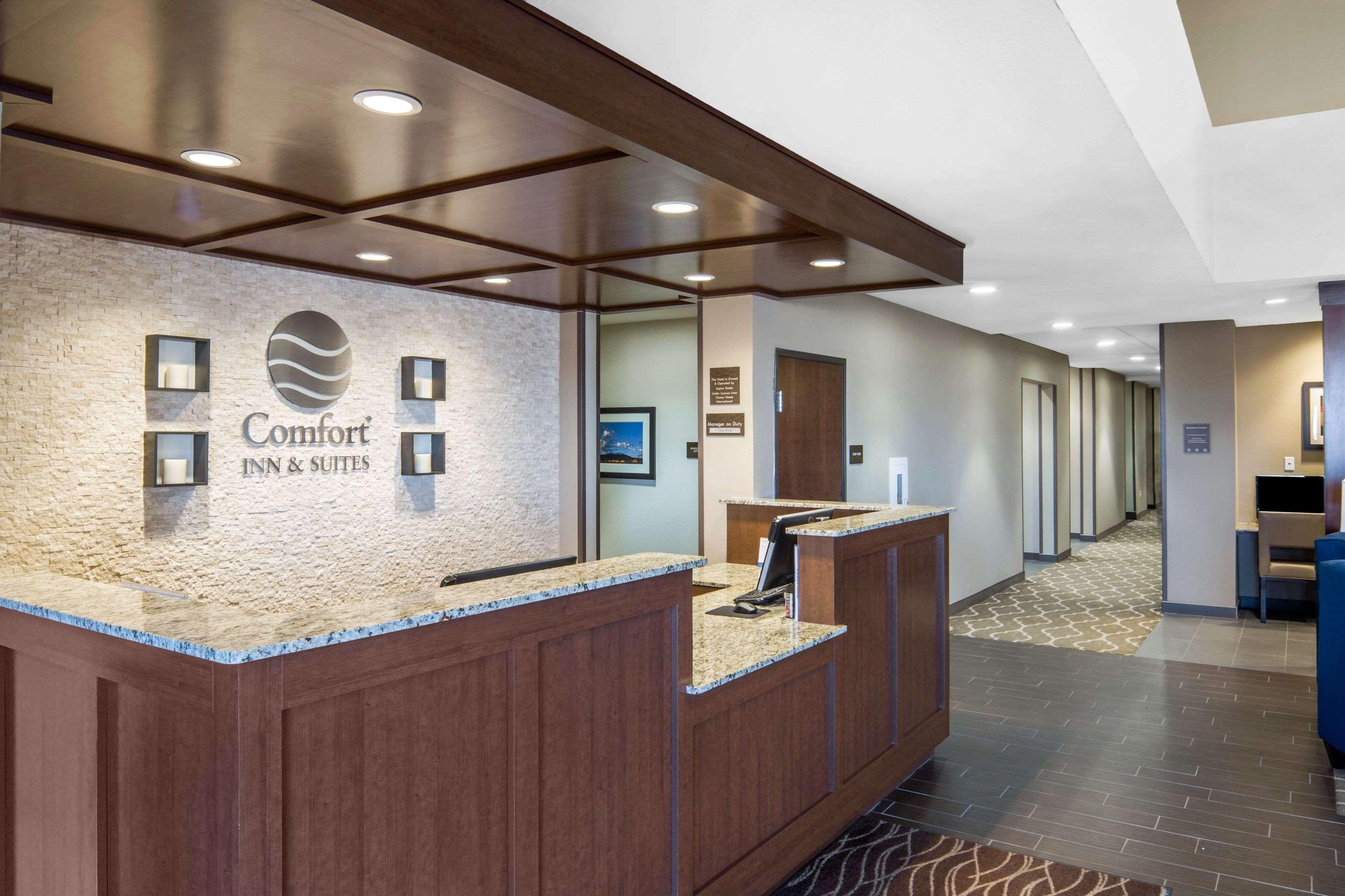 Edgewood Comfort Inn & Suites מראה חיצוני תמונה