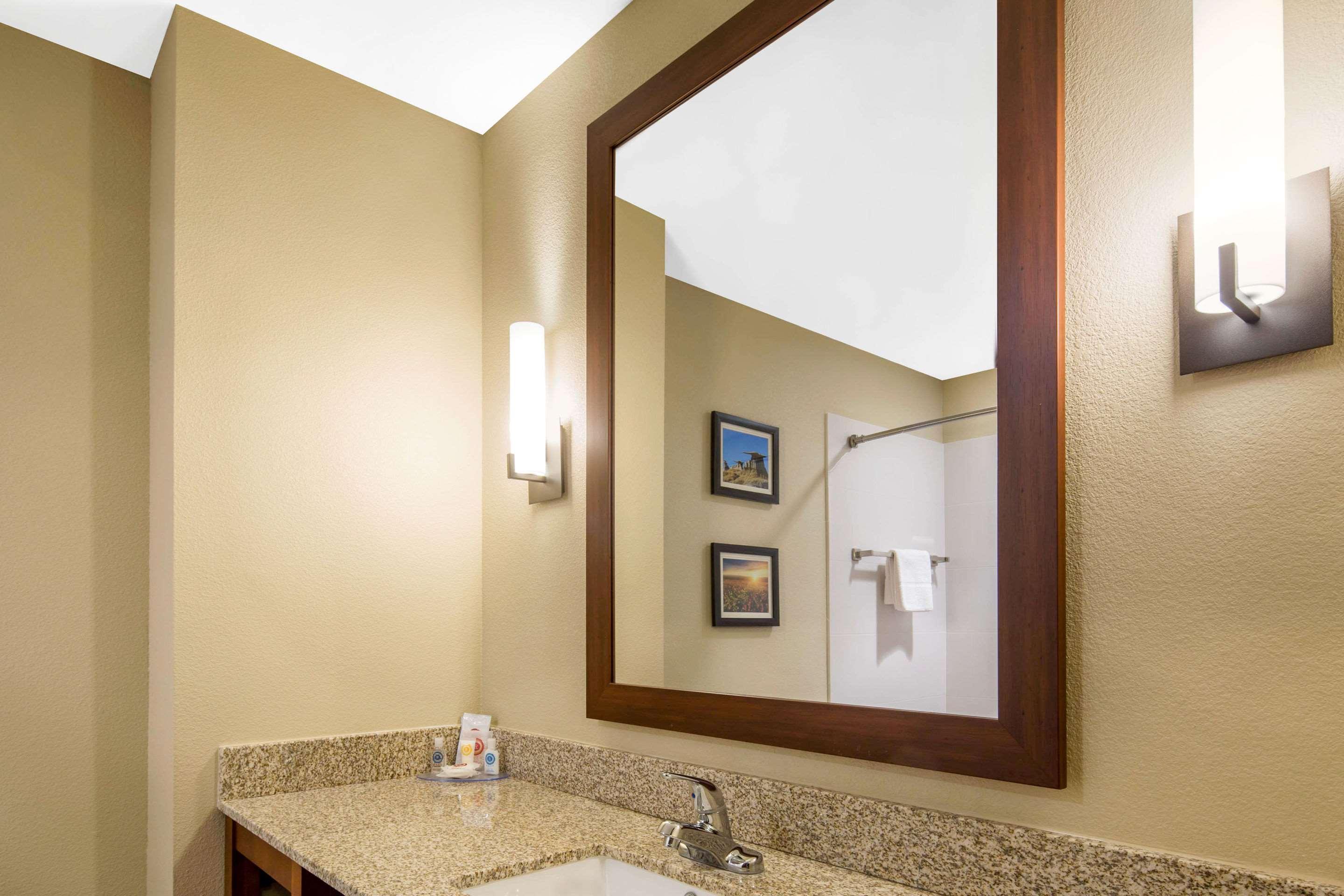 Edgewood Comfort Inn & Suites מראה חיצוני תמונה
