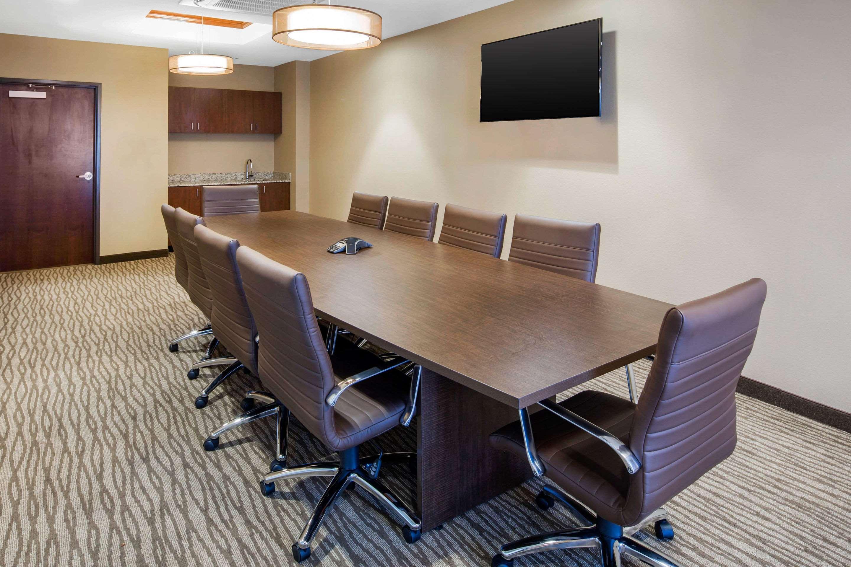 Edgewood Comfort Inn & Suites מראה חיצוני תמונה