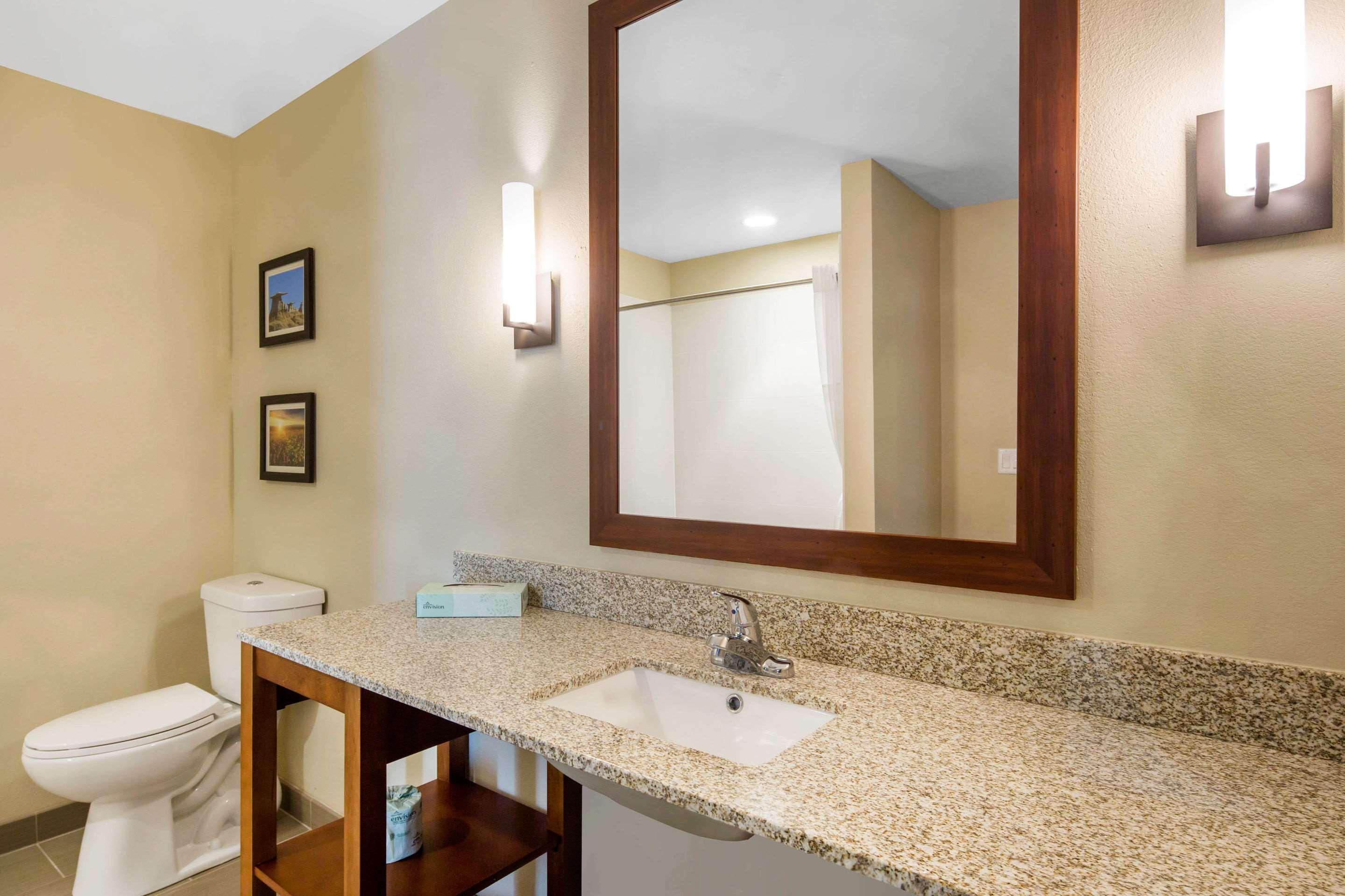 Edgewood Comfort Inn & Suites מראה חיצוני תמונה