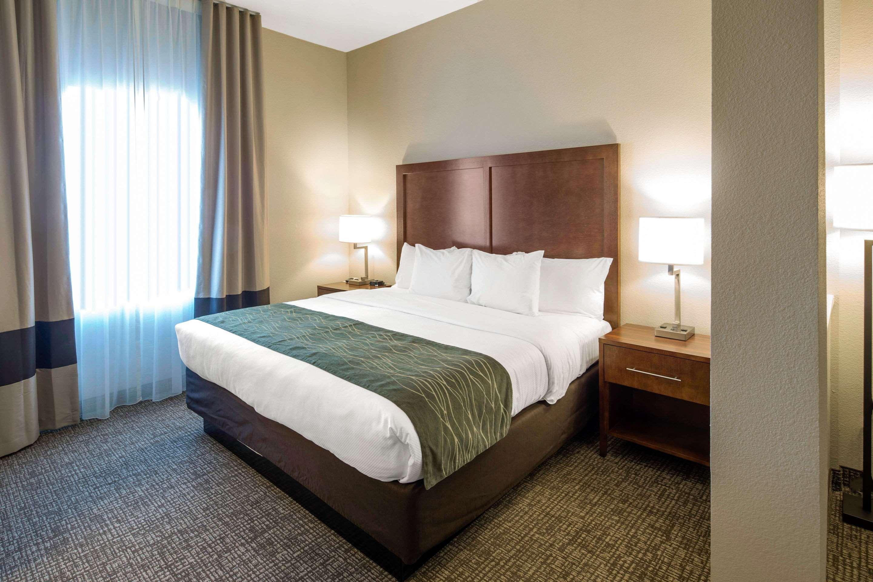 Edgewood Comfort Inn & Suites מראה חיצוני תמונה