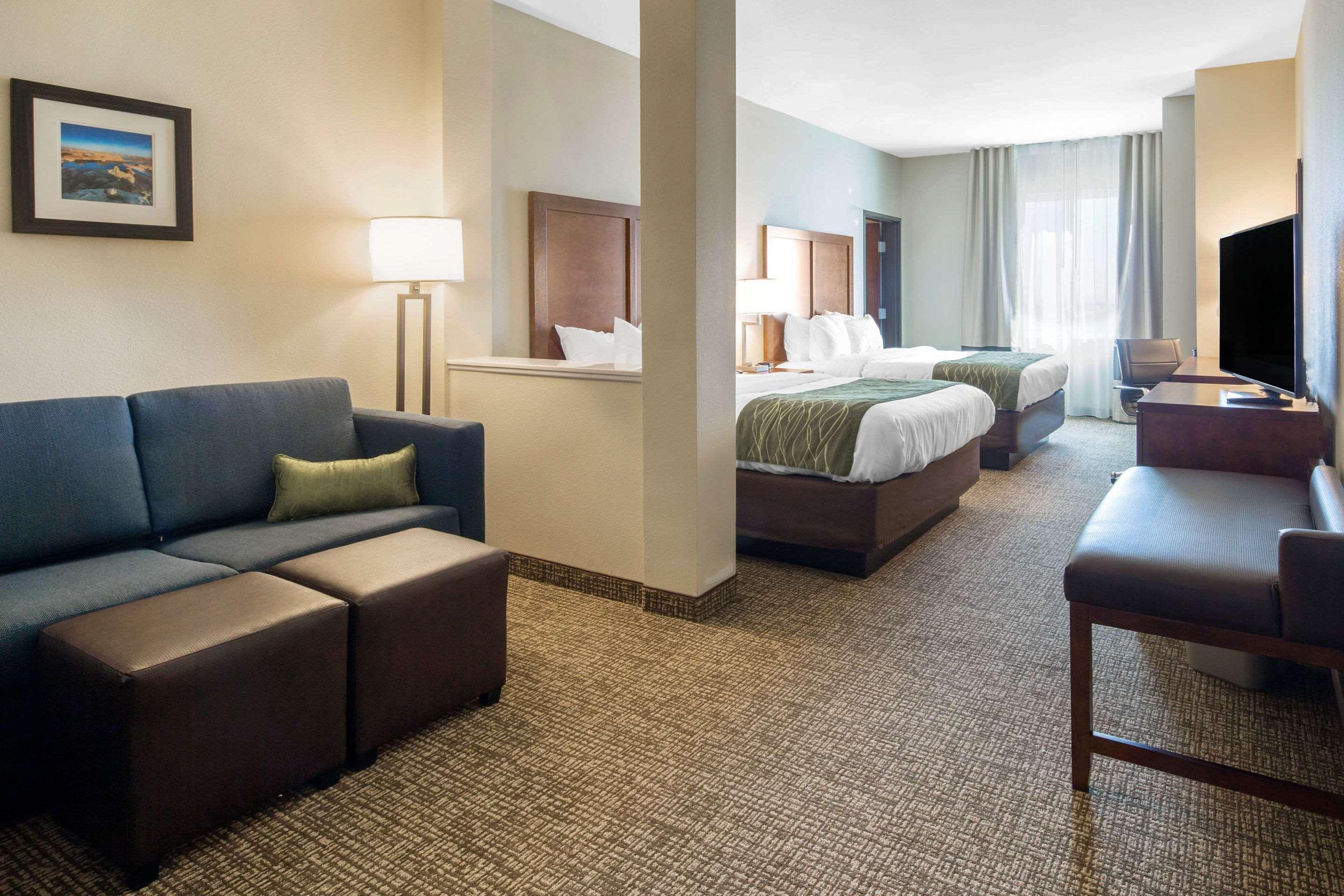 Edgewood Comfort Inn & Suites מראה חיצוני תמונה