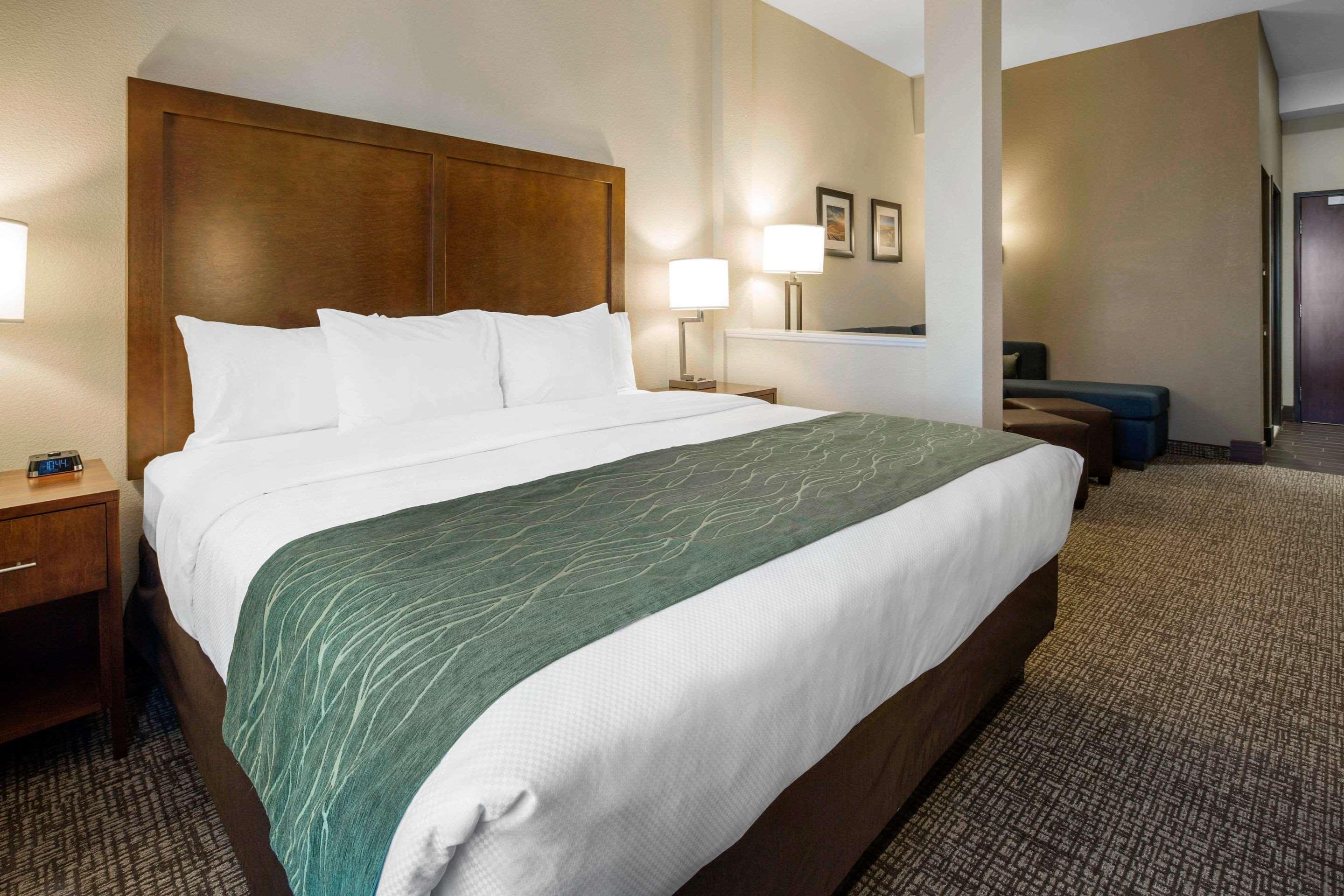 Edgewood Comfort Inn & Suites מראה חיצוני תמונה