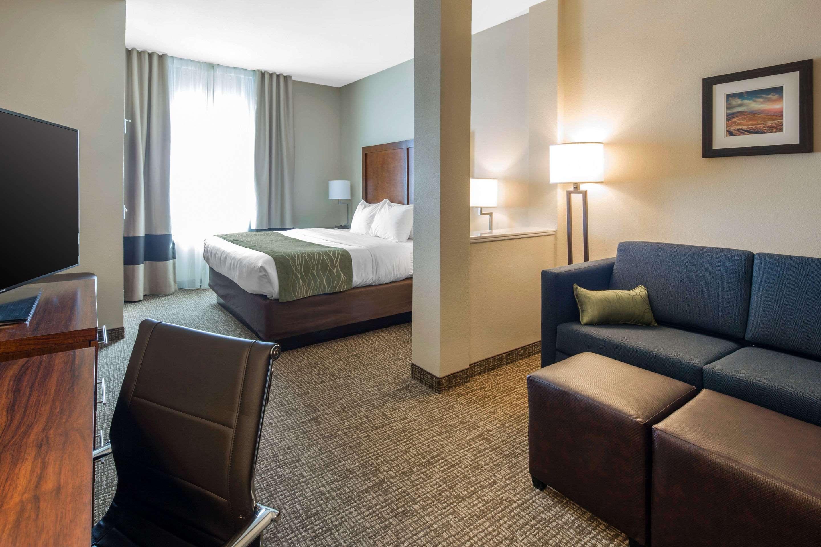 Edgewood Comfort Inn & Suites מראה חיצוני תמונה
