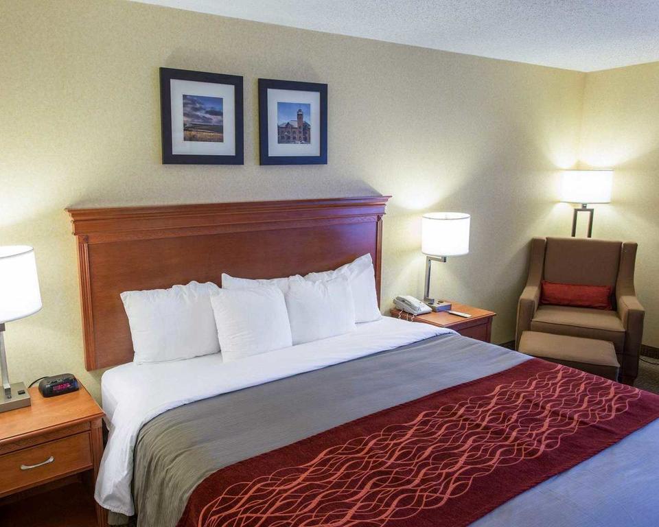 Edgewood Comfort Inn & Suites מראה חיצוני תמונה
